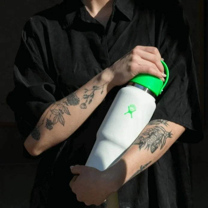 32 oz Travel Bottle with Flex Straw Cap - US 2137